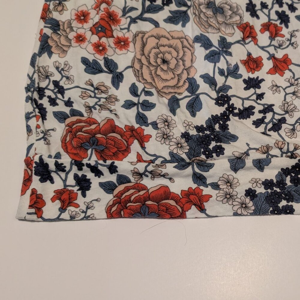 Loft Sleeveless Blouse, White with Floral Print, Banded Hem. Size Small Petite - Picture 3 of 9